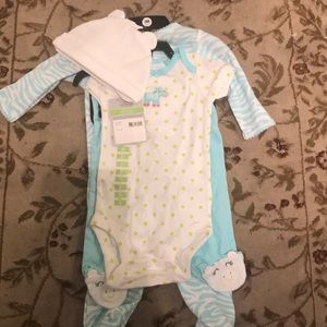 Carters new with tags 4 piece set